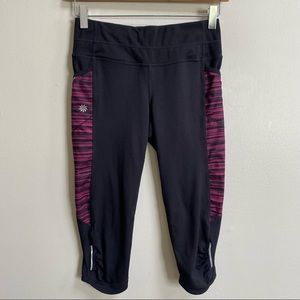 Athleta Black & Pink Crop Capri Side Pocket Leggings Size XS